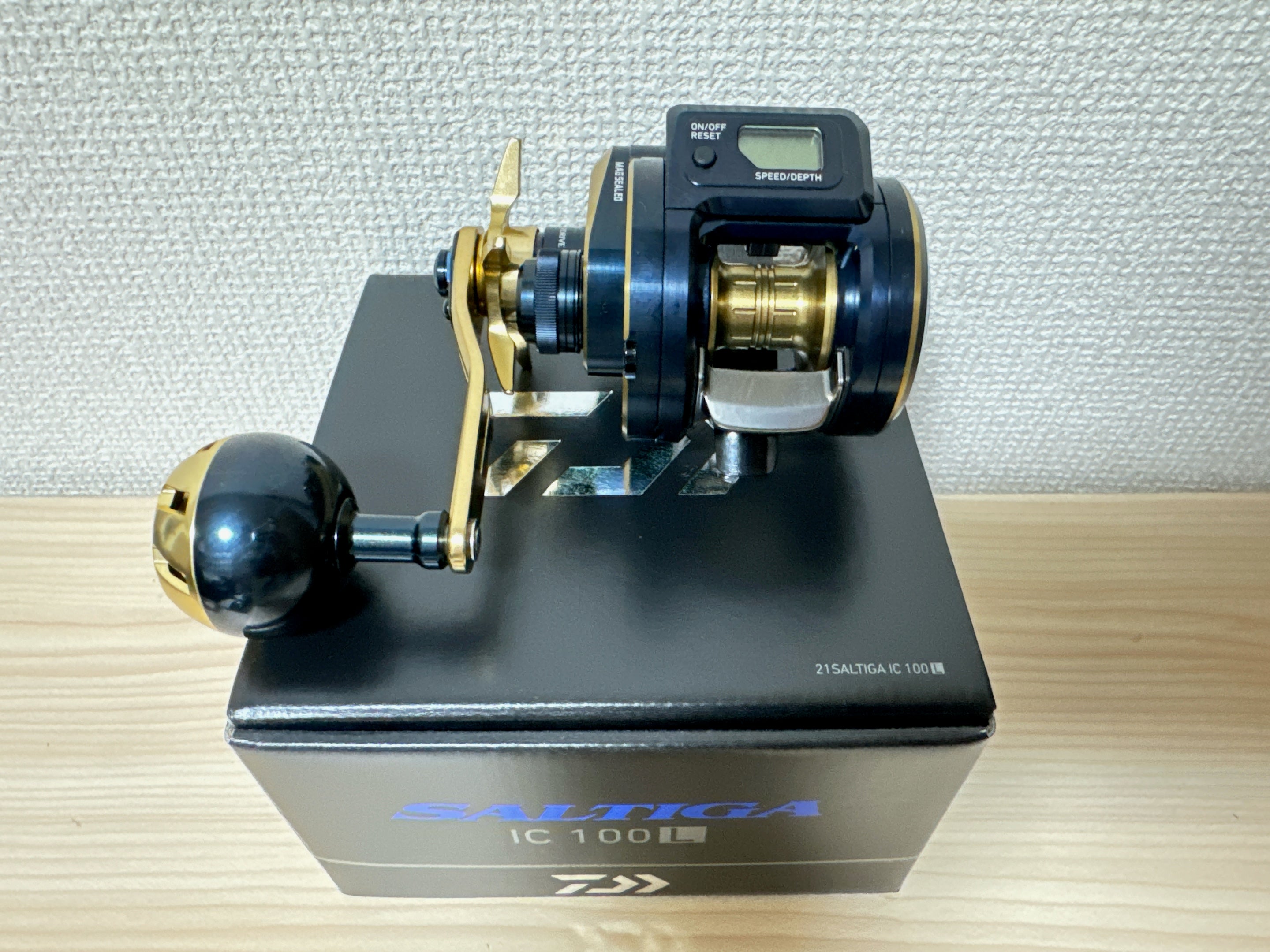 Daiwa Baitcast Reel 21 SALTIGA IC 100L Left Gear Ratio 6.3:1 NEW IN BO