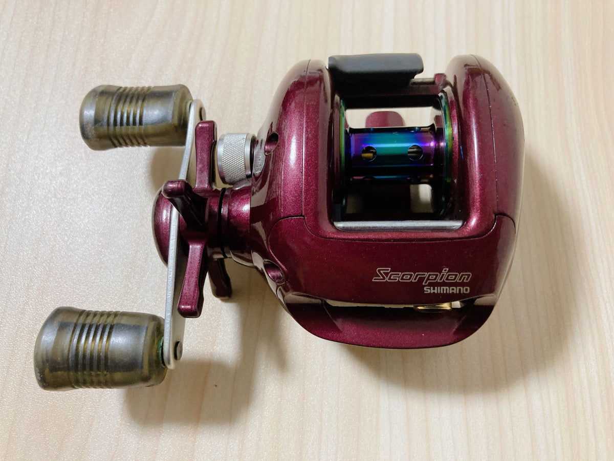Moulinet Shimano 09 Scorpion XT 1500 Baitcasting - Droit (RH) - Occasion Très Correcte Avec Boîte