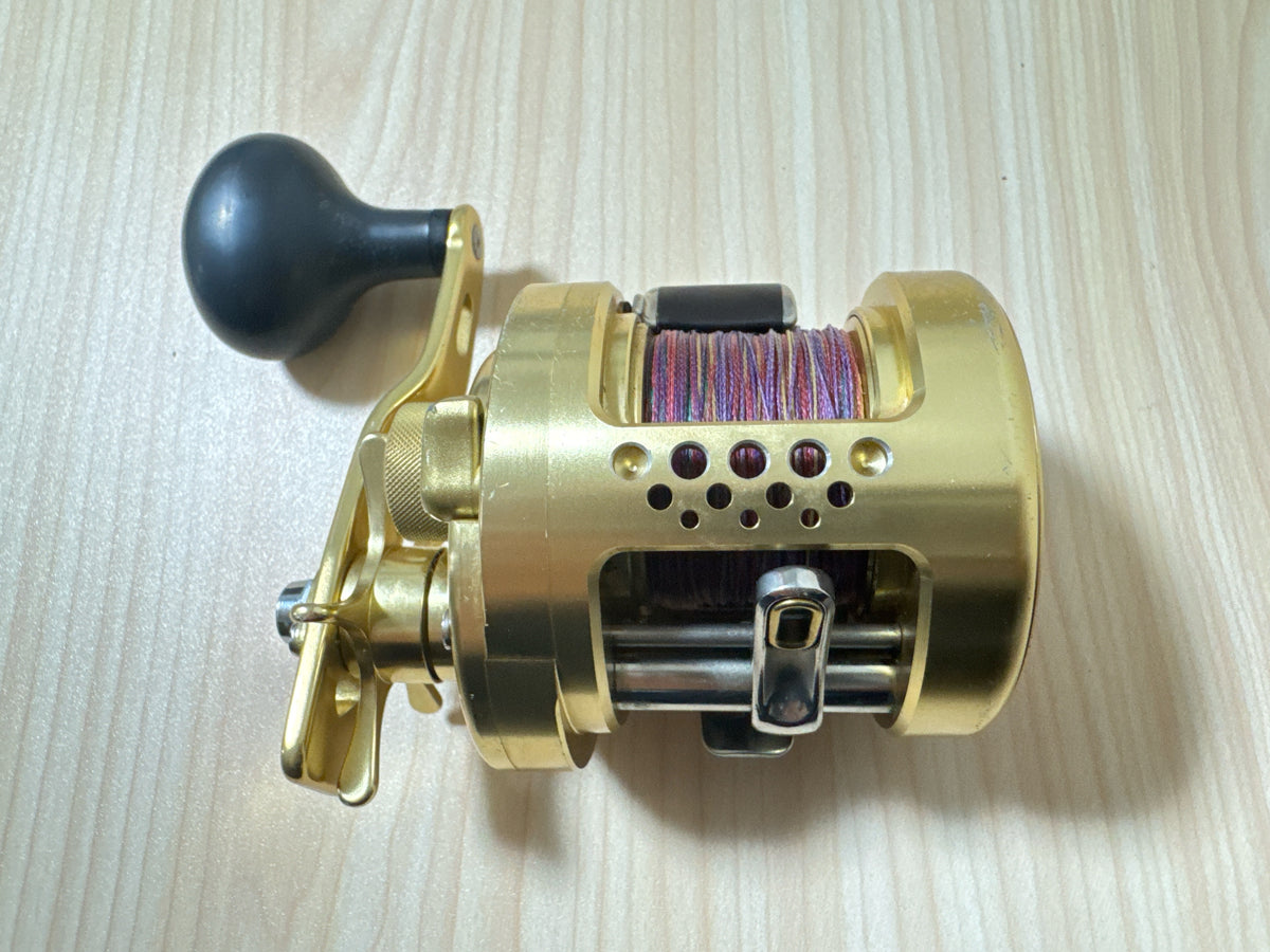 Shimano Baitcasting Reel 04 CALCUTTA CONQUEST 800F Right 5.0:1 Fishing