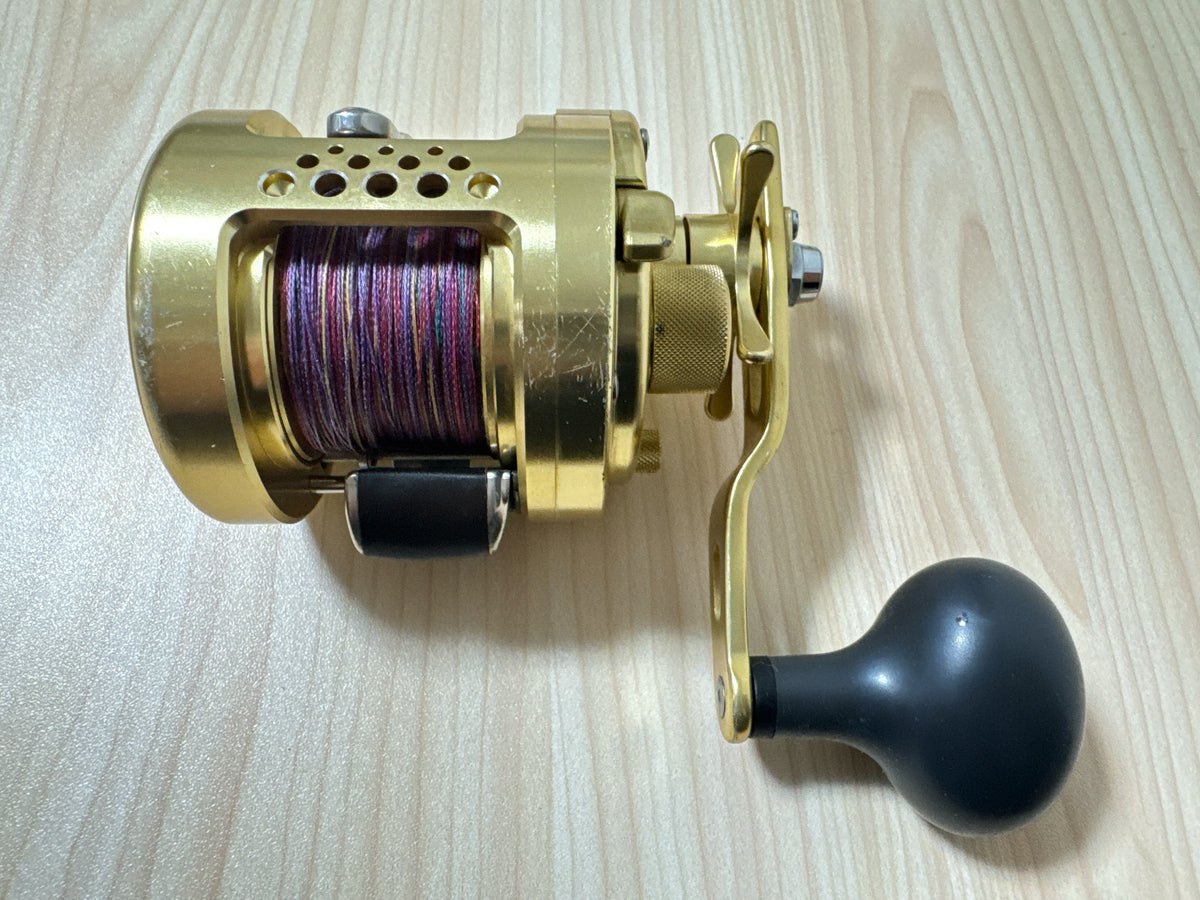 Shimano Baitcasting Reel 04 CALCUTTA CONQUEST 800F Right 5.0:1 Fishing