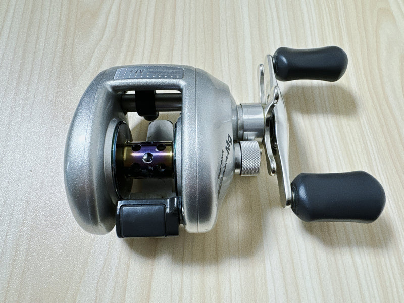 Shimano Baitcasting Reel 00 Scorpion Metanium MG Right handle