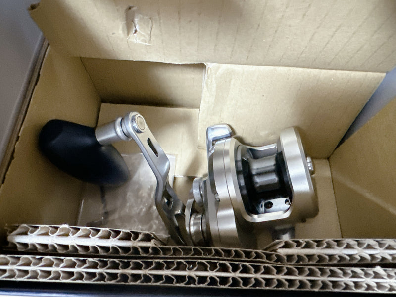 Shimano Baitcasting Reel 17 OCEA JIGGER 1000HG Right 6.4:1 for Jigging IN BOX