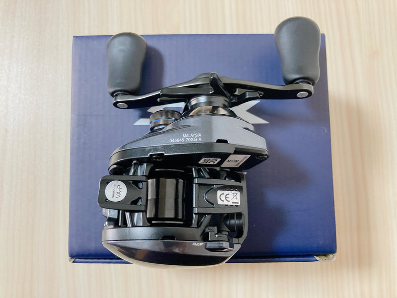 Shimano Baitcasting Reel 23 SLX DC 70XG Right 8.2:1 Casting Reel IN BOX