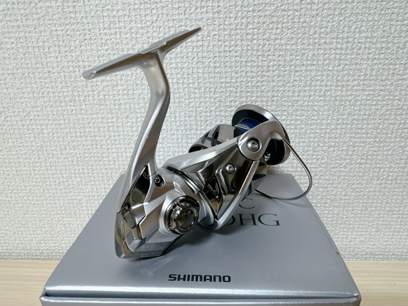 Shimano Spinning Reel 23 Stradic C3000HG Gear Ratio 5.8:1 Fishing Reel IN BOX