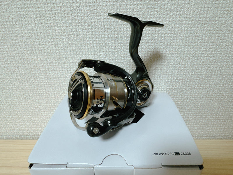 Daiwa Spinning Reel 20 LUVIAS FC LT2500S Gear Ratio 5.5:1 Fishing Reel IN BOX