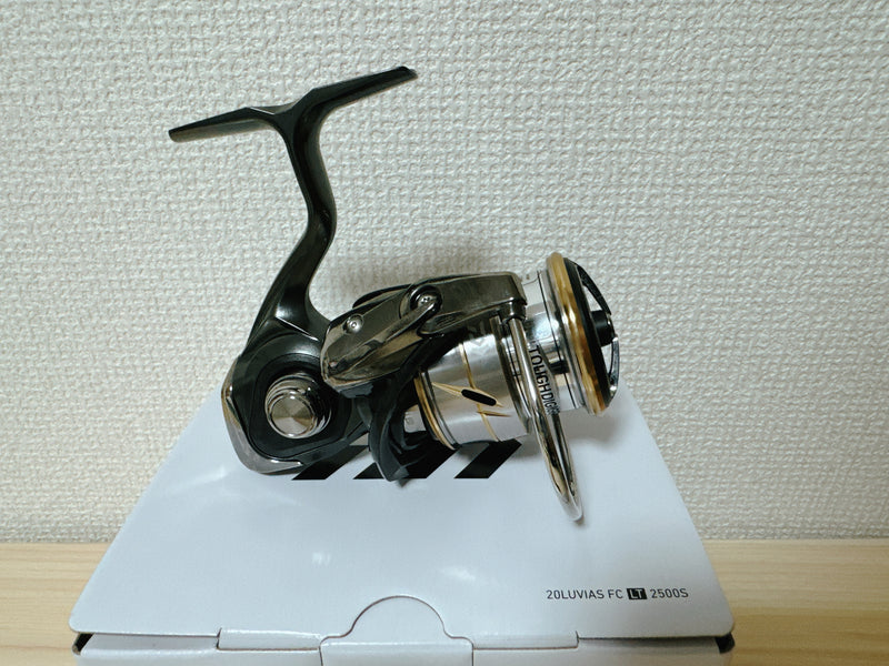 Daiwa Spinning Reel 20 LUVIAS FC LT2500S Gear Ratio 5.5:1 Fishing Reel IN BOX