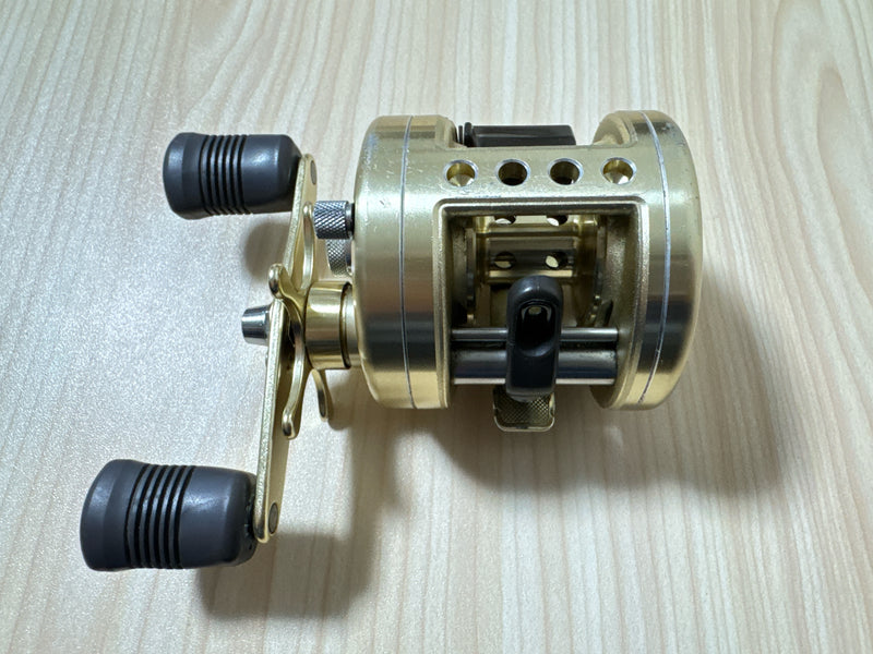 calcutta reels shimano Shimano Baitcasting Reel 95 CALCUTTA 200XT Right Fishing Reel #AR