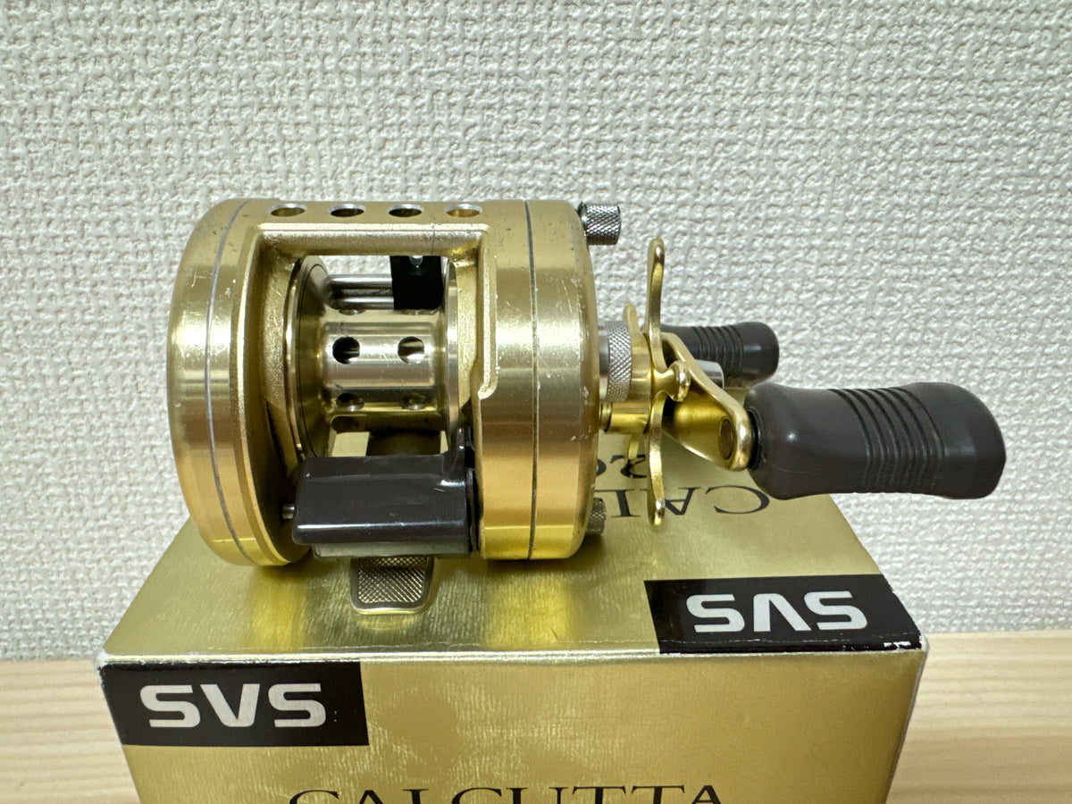 【良品】シマノCALCUTTA 200XT Shimano Baitcasting Reel 95 CALCUTTA 200XT Right 5.0:1