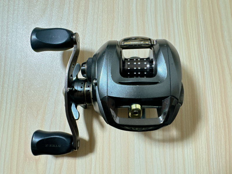 Daiwa Baitcasting Reel STEEZ 100H DEEP SPOOL Right Gear Ratio 6.3:1 IN BOX