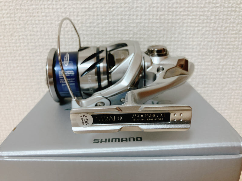 Shimano Spinning Reel 19 STRADIC 2500SHG Gear Ratio 6.0:1 Fishing Reel IN  BOX