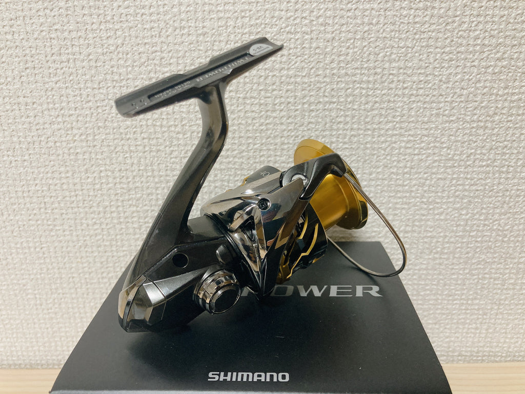 Shimano Spinning Reel 20 TWIN POWER 4000 Gear Ratio 5.3:1 Fishing Reel