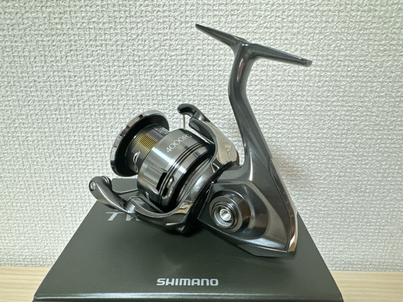 Shimano Spinning Reel 24 TWIN POWER 4000PG Gear Ratio 4.4:1 Fishing Reel IN BOX