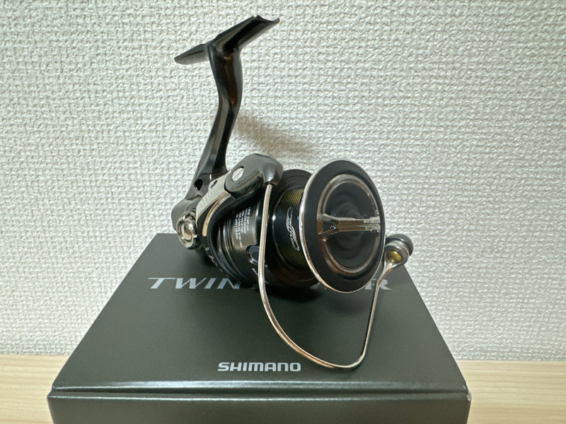 Shimano Spinning Reel 24 TWIN POWER 4000PG Gear Ratio 4.4:1 Fishing Reel IN BOX