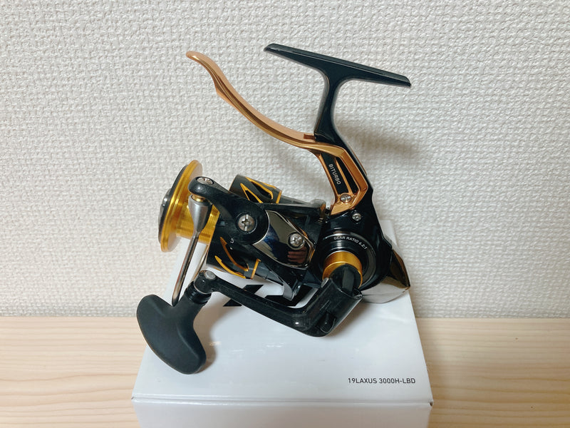 DAIWA LAXUS 3000H-LBD Spinning Reel From Japan