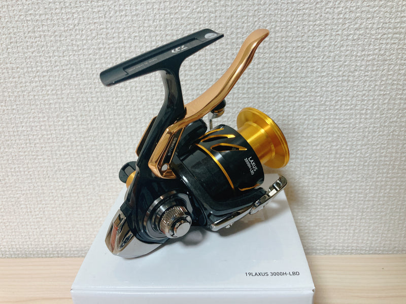 DAIWA LAXUS 3000H-LBD Spinning Reel From Japan