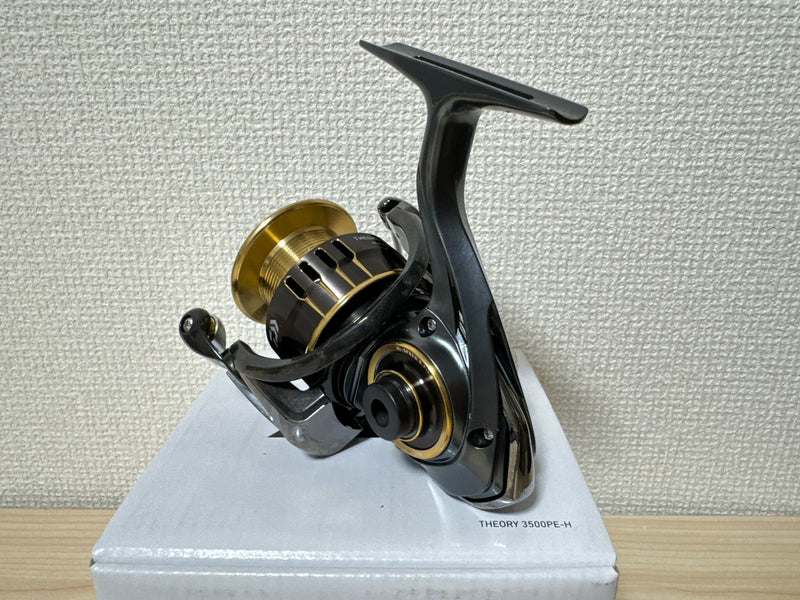 DAIWA 17 THEORY 3500PE-H Spinning Fishing Reel From Japan