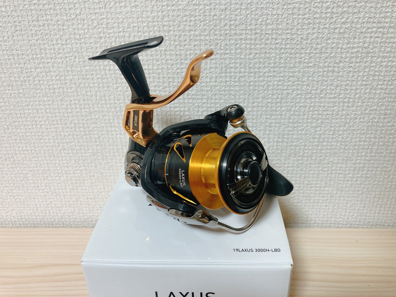 DAIWA LAXUS 3000H-LBD Spinning Reel From Japan