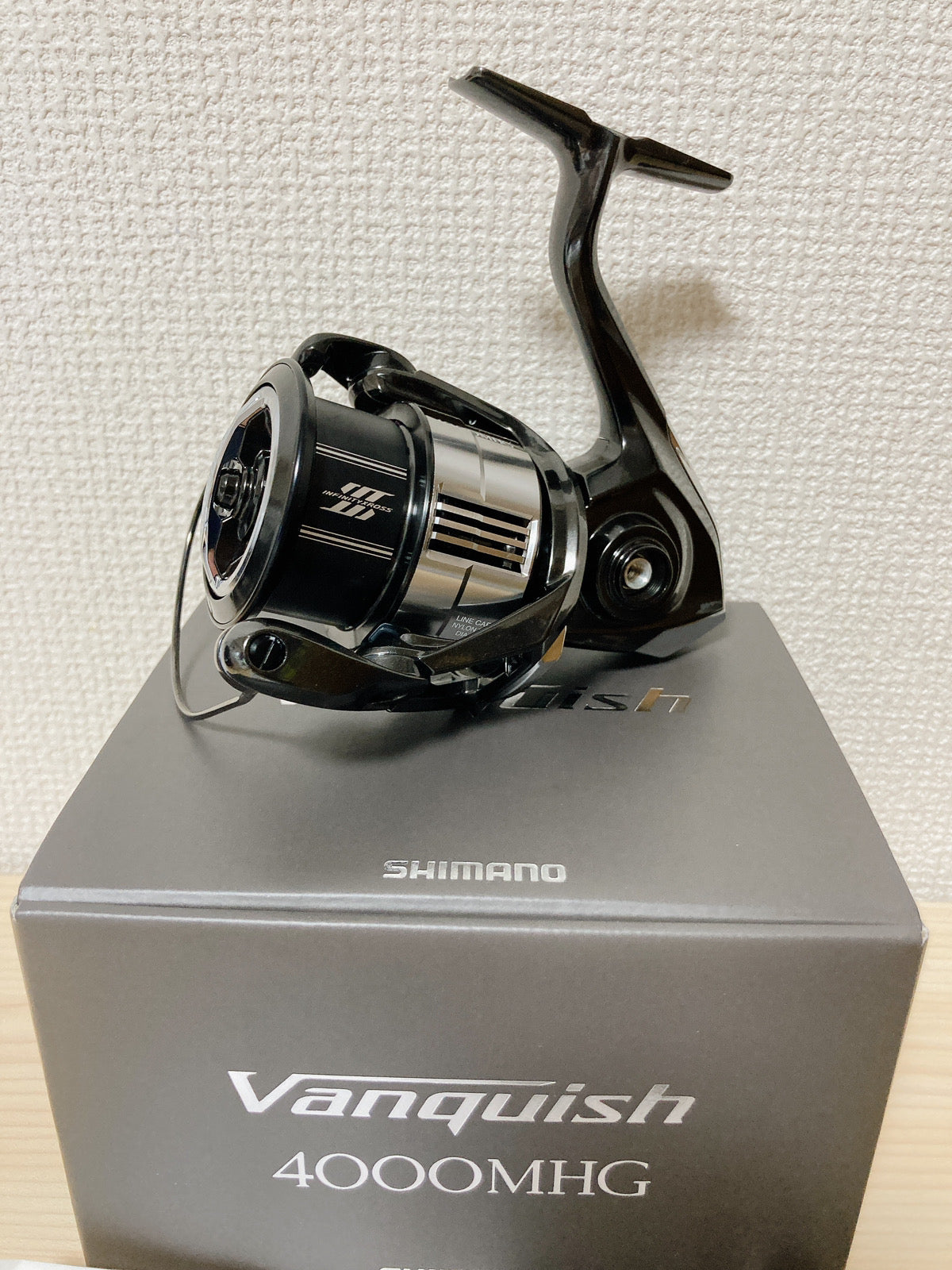 Shimano Spinning Reel 23 VANQUISH 4000MHG 5.7:1 Fishing Reel Shimano Spinning Reel 23 VANQUISH 4000MHG 5.7:1 Fishing Reel