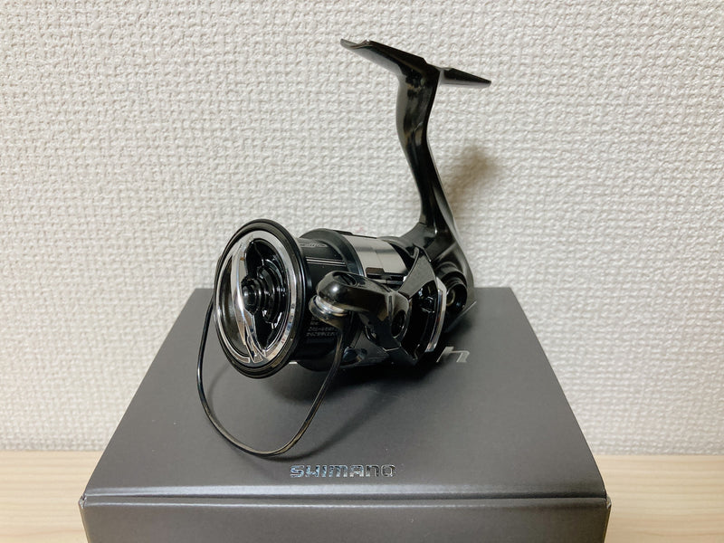 Shimano Spinning Reel 23 VANQUISH C3000MHG 5.8:1 Fishing Reel IN BOX