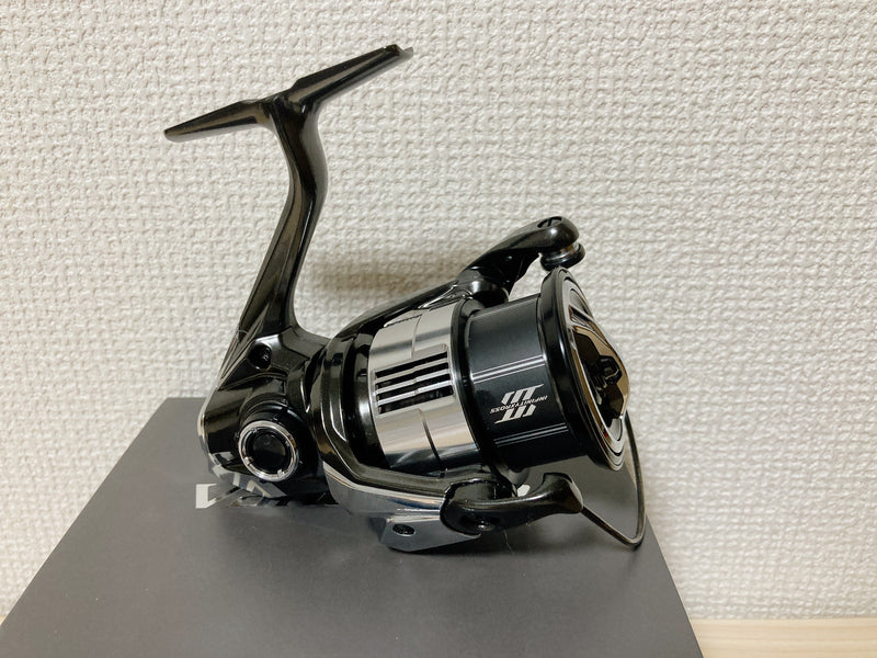 Shimano Spinning Reel 23 VANQUISH C3000MHG 5.8:1 Fishing Reel IN BOX