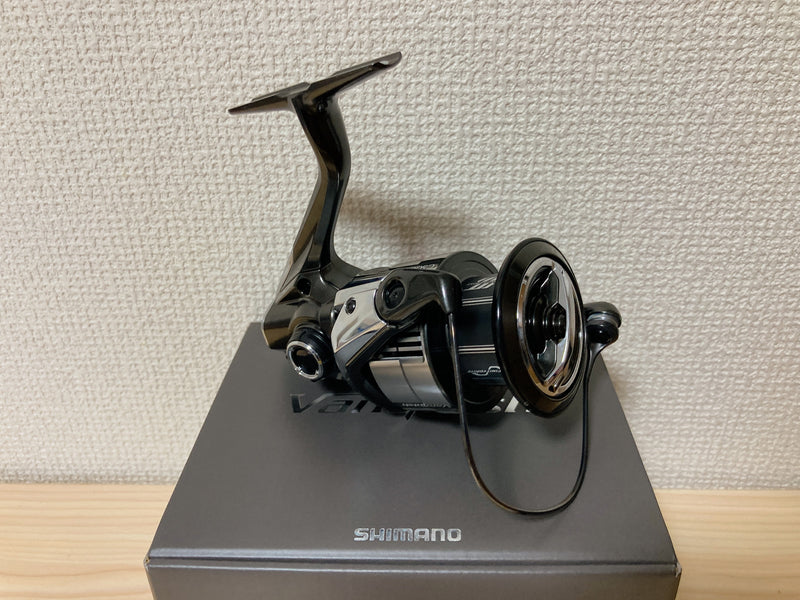 Shimano Spinning Reel 23 VANQUISH C5000XG 6.2:1 Fishing Reel IN BOX