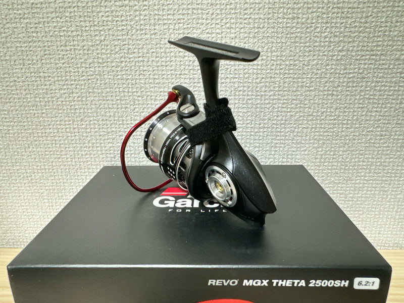 Abu Garcia Spinning Reel REVO MGX THETA 2500SH 6.2:1 Fishing Reel IN BOX