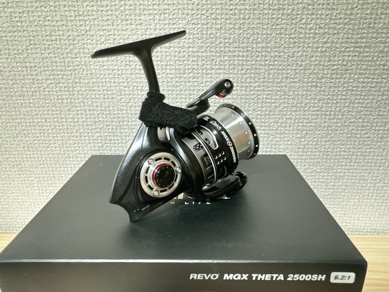 Abu Garcia Spinning Reel REVO MGX THETA 2500SH 6.2:1 Fishing Reel IN BOX