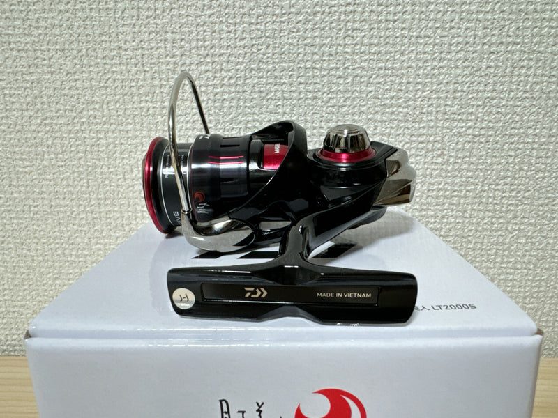 Daiwa Spinning Reel 23 GEKKABIJIN LT2000S Gear Ratio 5.0:1 Fishing Reel IN BOX