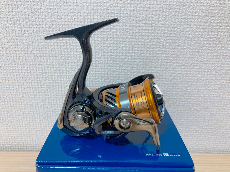 DAIWA Spinning Reel 20 Revros LT 2000S Fishing Handle knob type Trout Rockfish