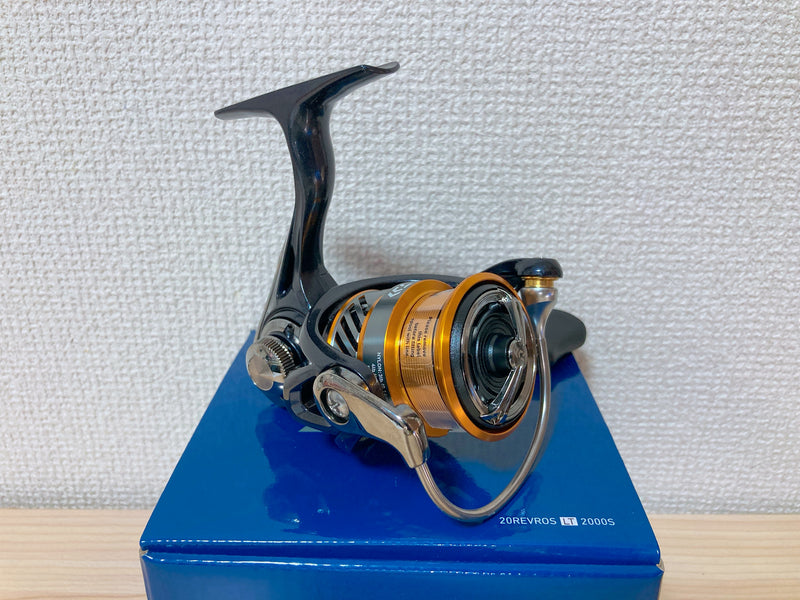 DAIWA Spinning Reel 20 Revros LT 2000S Fishing Handle knob type Trout Rockfish