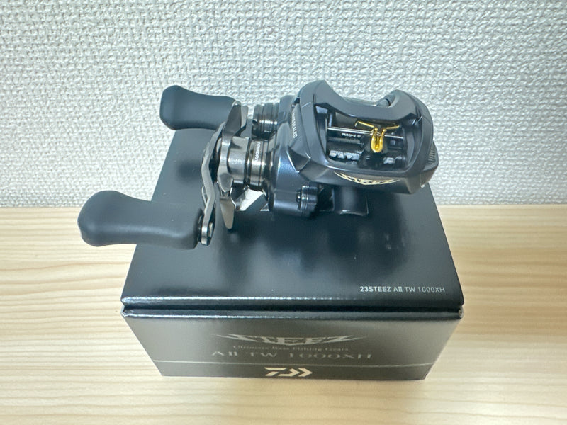 Daiwa Baitcast Reel STEEZ TW 1000XH Right 8.5:1 Fishing Reel IN BOX