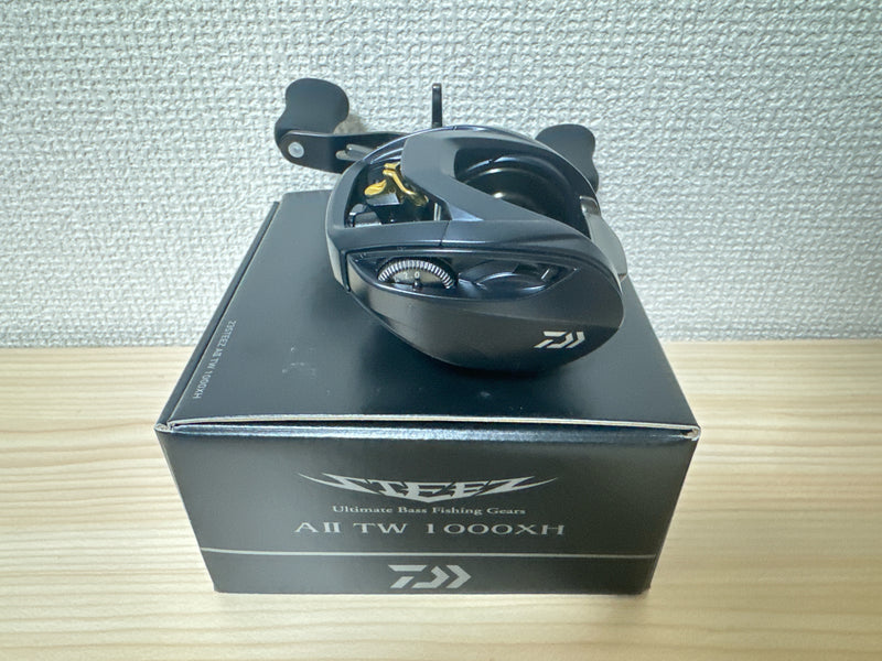 Daiwa Baitcast Reel STEEZ TW 1000XH Right 8.5:1 Fishing Reel IN BOX