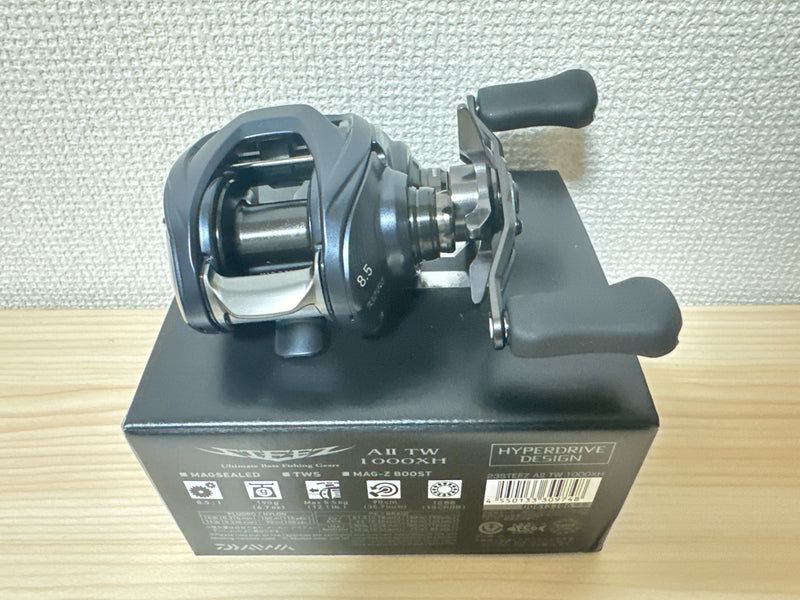 Daiwa Baitcast Reel STEEZ TW 1000XH Right 8.5:1 Fishing Reel IN BOX