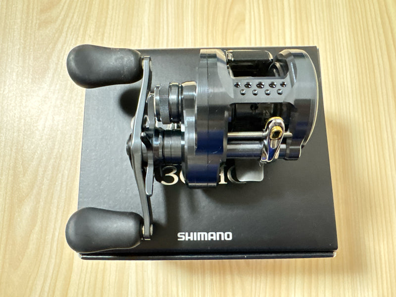 Shimano Baitcasting Reel 24 CALCUTTA CONQUEST Shallow Edition 30HG Right Fishing IN BOX