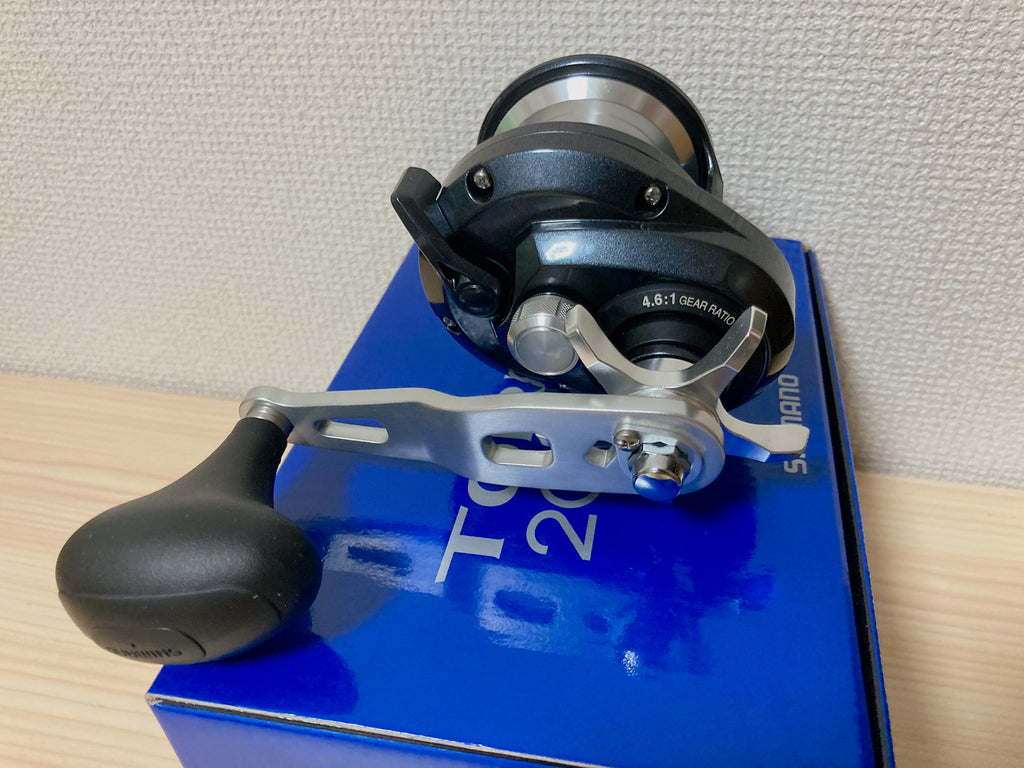 Shimano Baitcasting Reel 20 TORIUM 2000PG Right 4.6:1 Fishing Reel IN