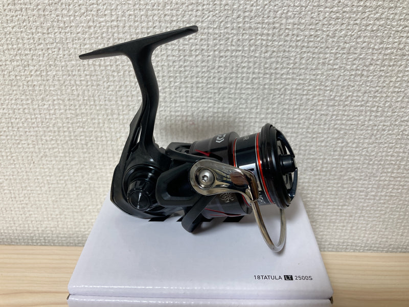 Daiwa Spinning Reel 18 TATULA LT2500S Gear Ratio 5.3:1 Fishing Reel IN BOX