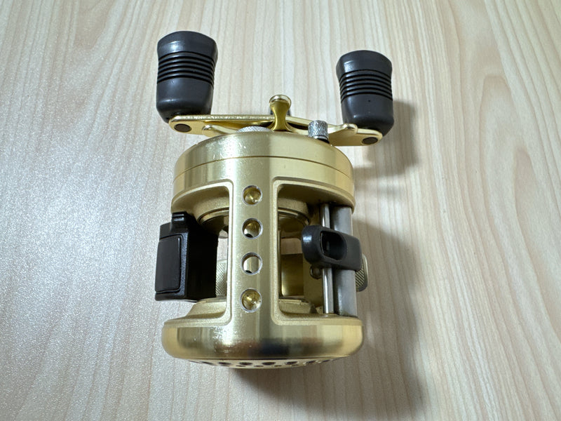 Shimano Baitcasting Reel 97 CALCUTTA 101XT Left Gear Ratio 5.8:1 Fishing Reel IN BOX