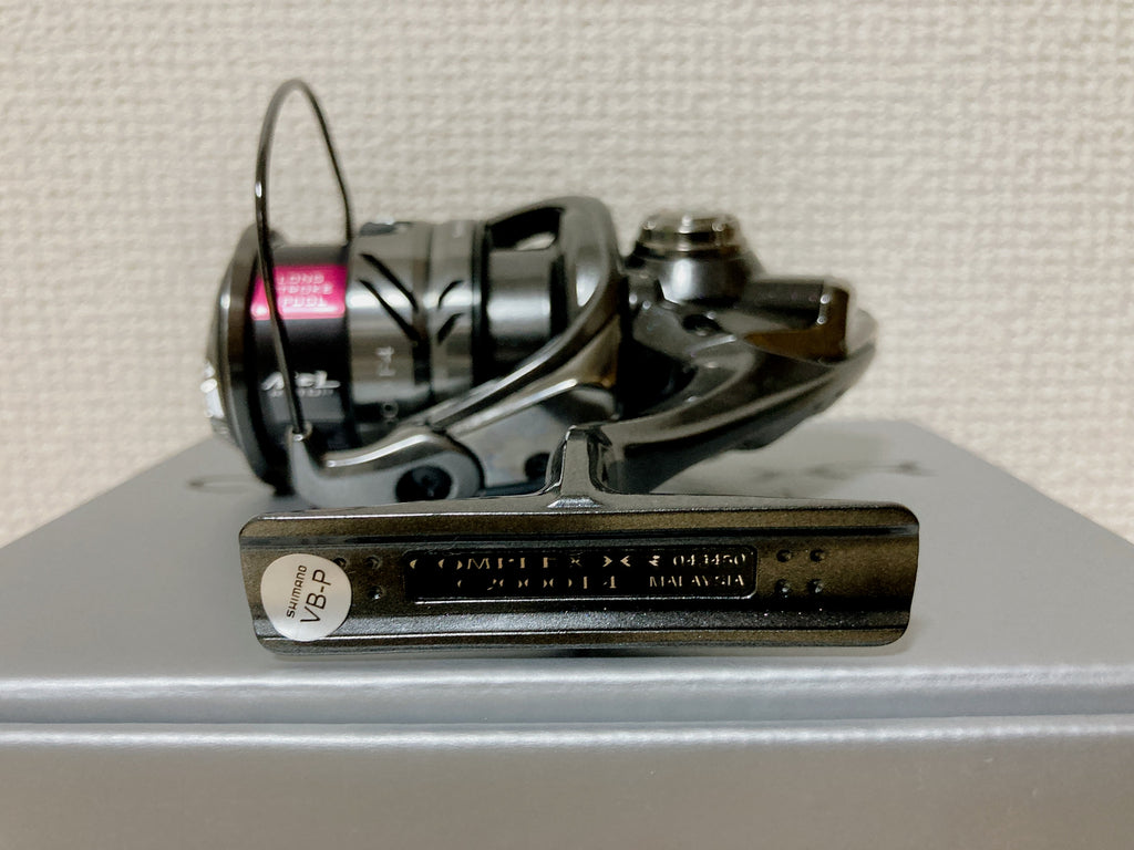 Shimano Spinning Reel 21 COMPLEX XR C2000 F4 5.1:1 Fishing Reel IN BOX