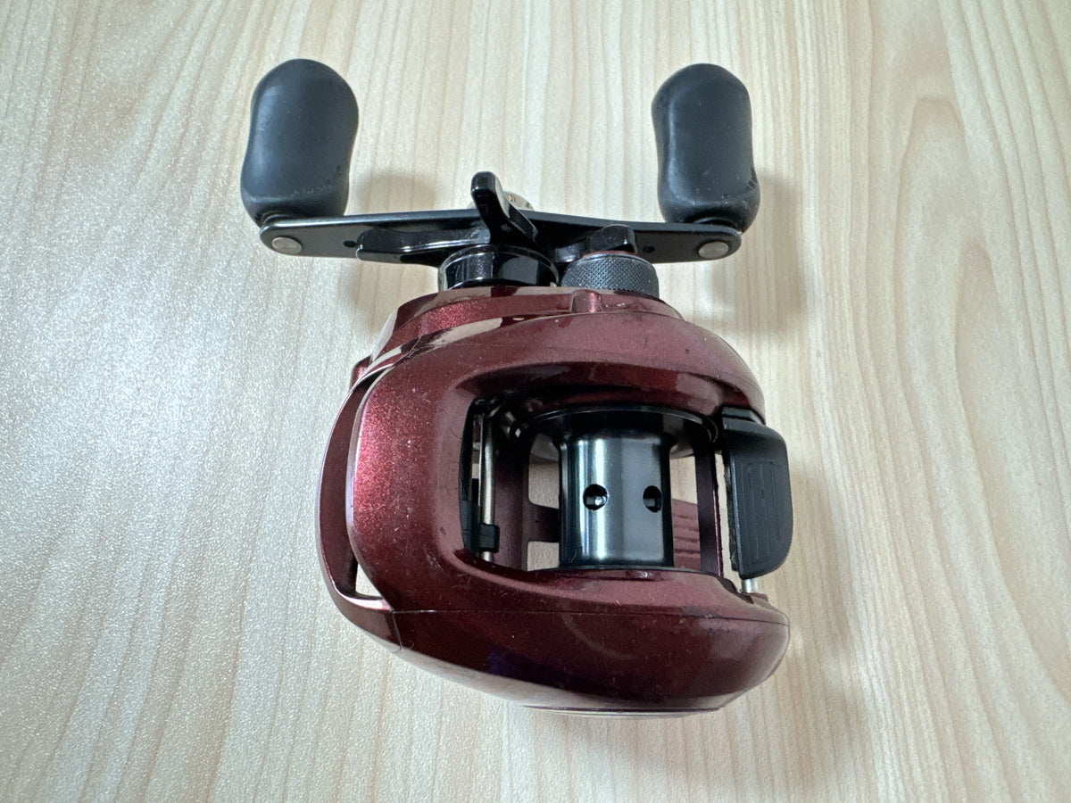 Shimano Baitcasting Reel 10 Scorpion XT 1000 Right Handed Gear Ratio 6