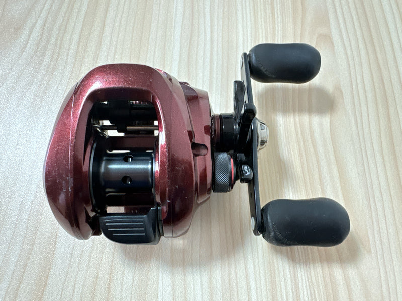 Shimano Baitcasting Reel 10 Scorpion XT 1000 Right Handed Gear Ratio 6 Shimano Baitcasting Reel 10 Scorpion XT 1000 Right Handed Gear Ratio 6