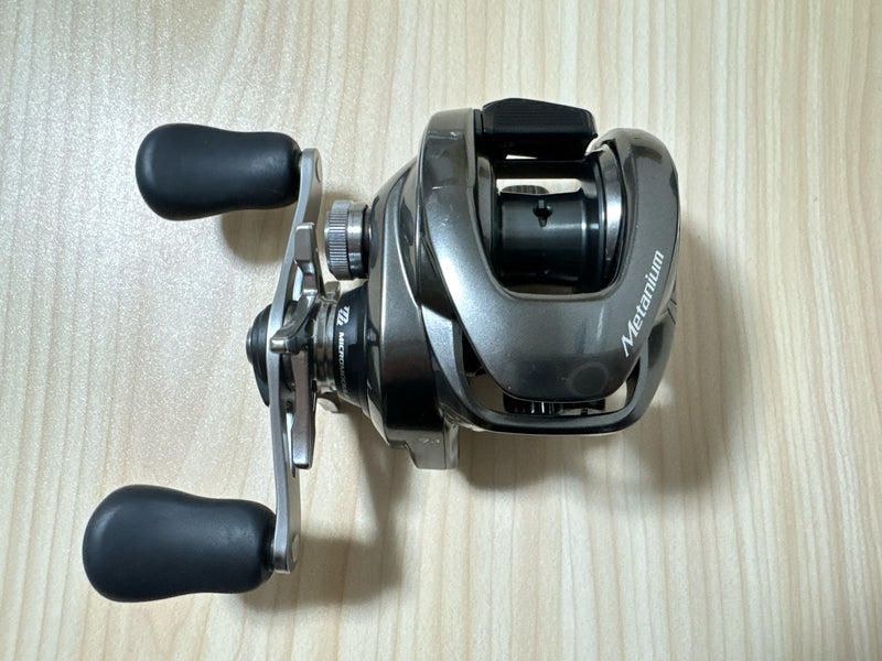 Shimano Baitcasting Reel 20 Metanium HG RIGHT Gear Ratio 7.1:1 Fishing Reel IN BOX