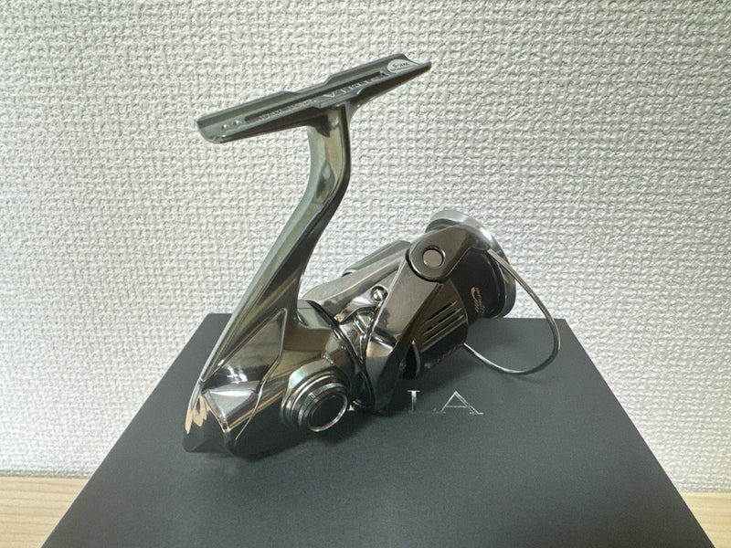 Shimano Spinning Reel 22 STELLA 3000MHG Gear Ratio 5.7:1 Fishing Reel IN BOX