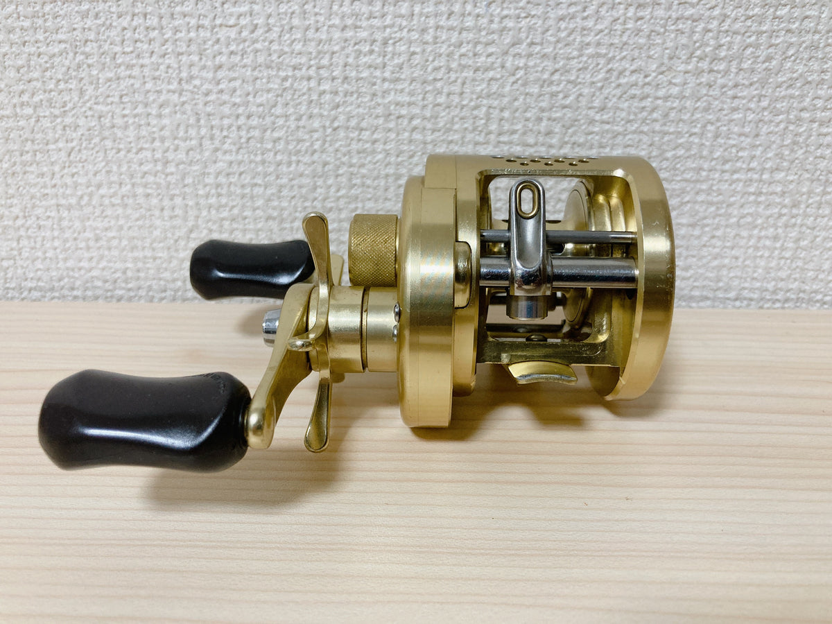Shimano Baitcasting Reel 00 CALCUTTA CONQUEST 200 Right