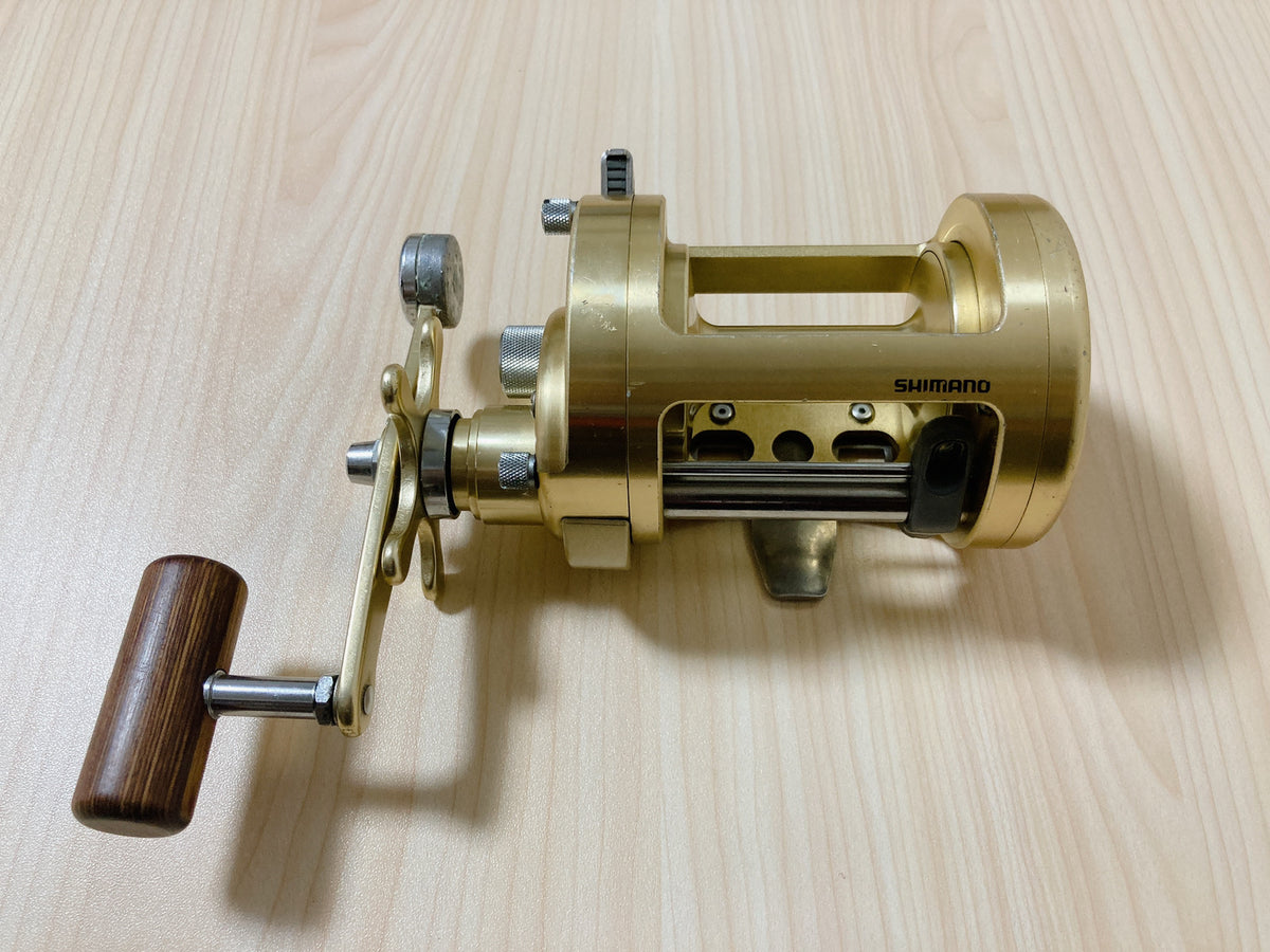 Shimano Baitcasting Reel CALCUTTA 700 Right Gear Ratio 4.7:1 Fishing R