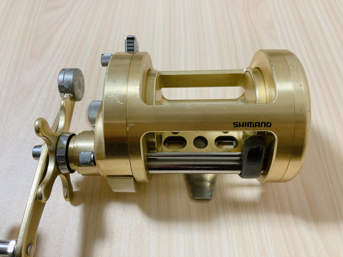 Shimano Baitcasting Reel CALCUTTA 700 Right Gear Ratio 4.7:1