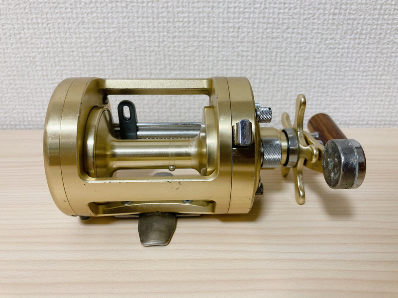 shimano calcutta 700 rod clamp Shimano Baitcasting Reel CALCUTTA 700 Right Gear Ratio 4.7:1 Fishing R