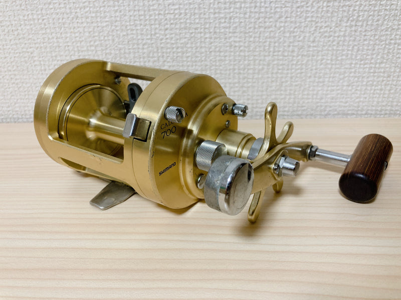 Shimano Baitcasting Reel CALCUTTA 700 Right Gear Ratio 4.7:1 Fishing Reel
