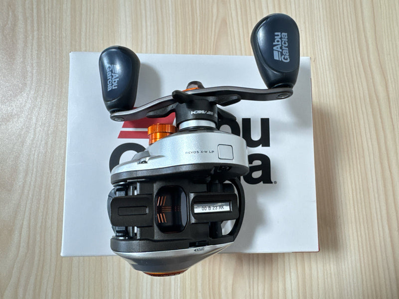 Abu Garcia Baitcasting Reel REVO 5 X-Winch Right 5.4:1 Fishing Reel IN BOX