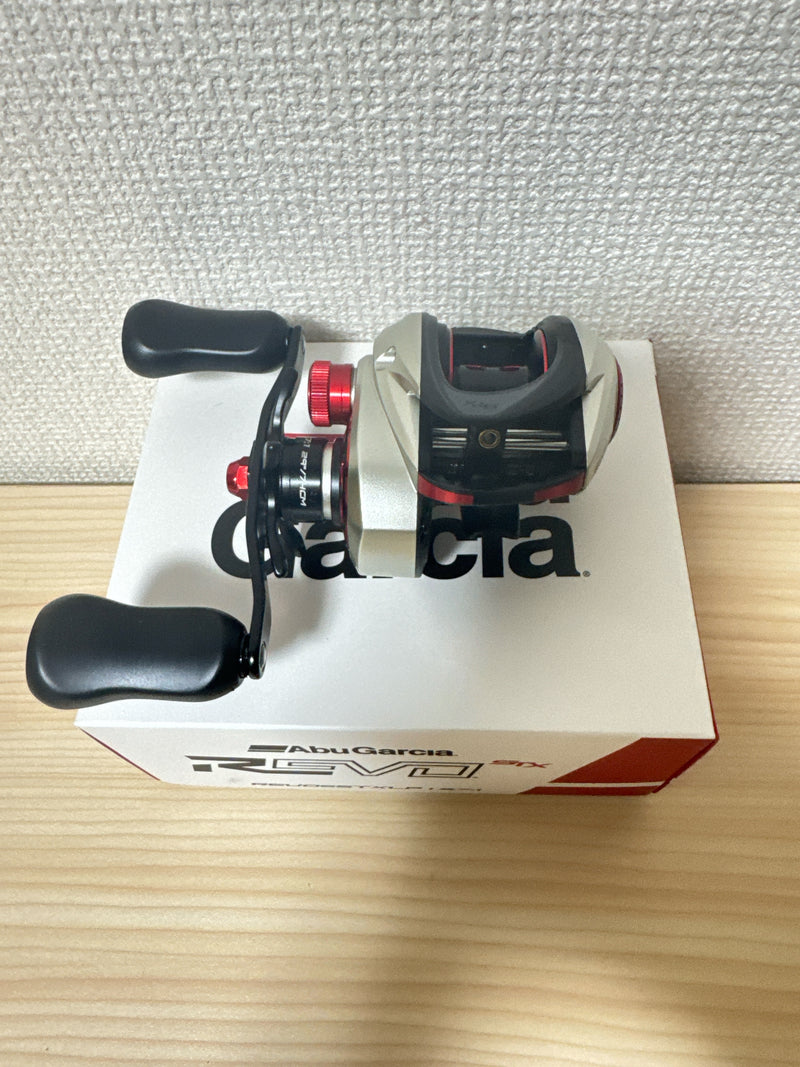 Abu Garcia Baitcasting Reel REVO 5 STX Right 6.7:1 Fishing Reel IN BOX