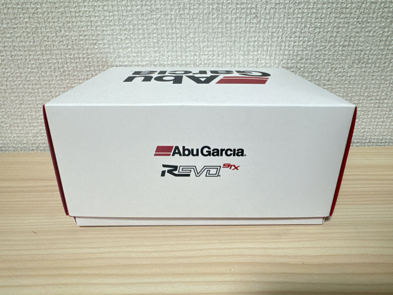 Abu Garcia Baitcasting Reel REVO 5 STX Right 6.7:1 Fishing Reel IN BOX